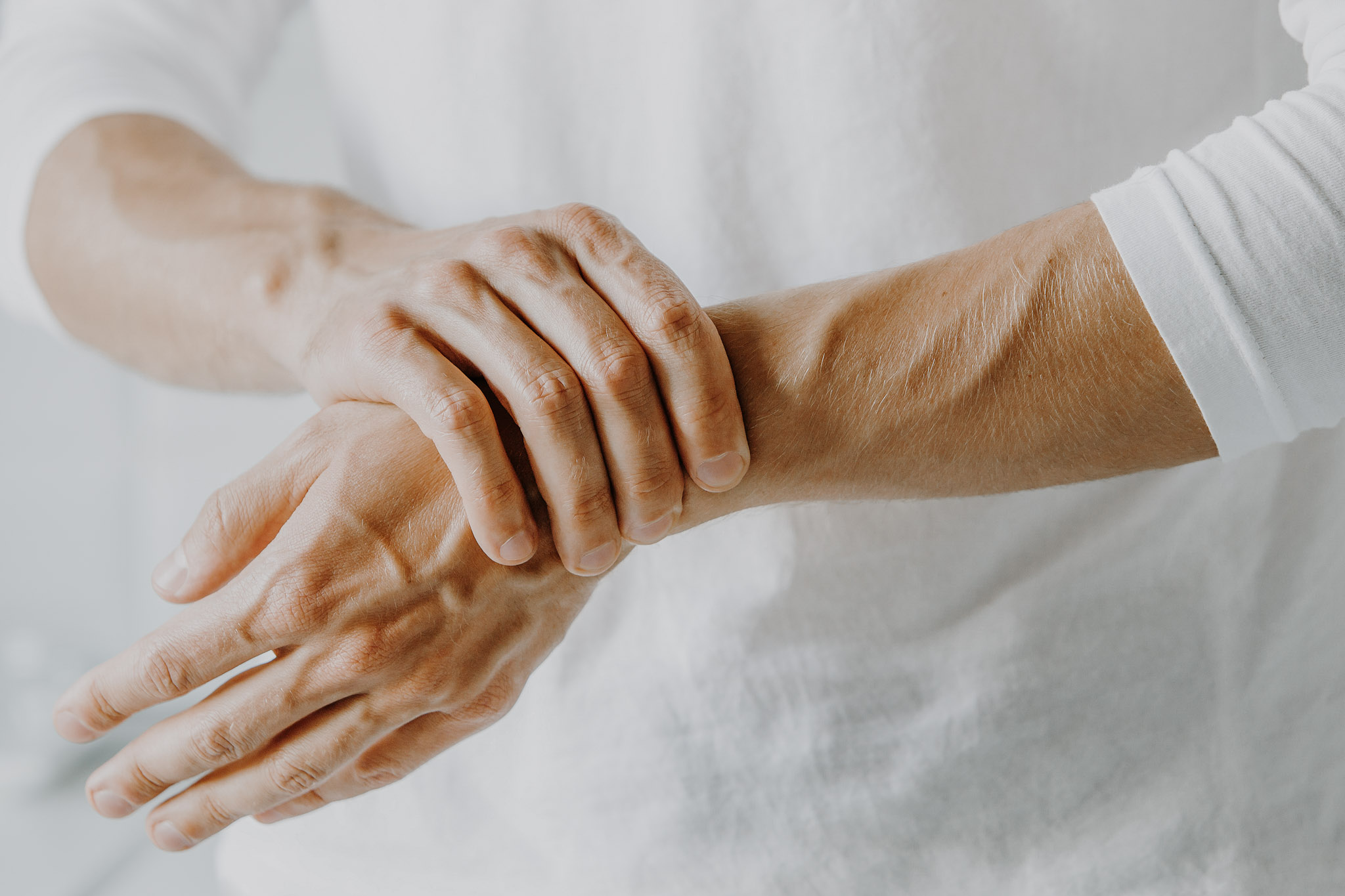 Carpal tunnel chiropractic vs surgery